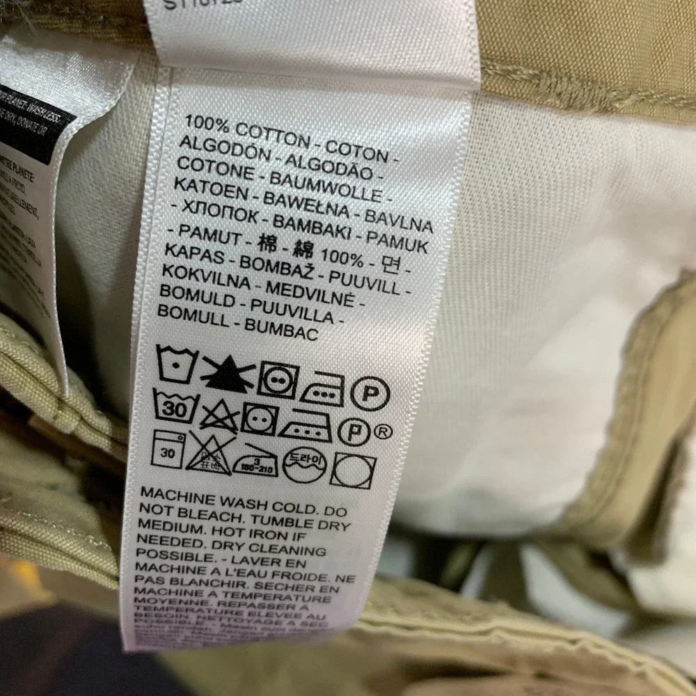 NWT Levi's Cargo Shorts Men's 34 Tan Khaki Cotton 9 Inch Inseam